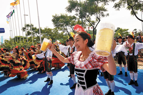 Performers at Qingdao 2013 Beer festival